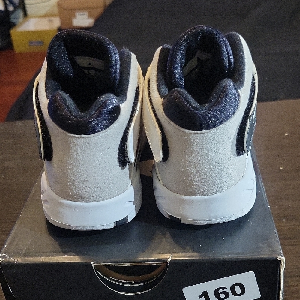 Air Jordan 8 Retro TD Rare "Bugs Bunny" (2013) Kids 9c NEW W/OG BOX - Picture 5 of 11